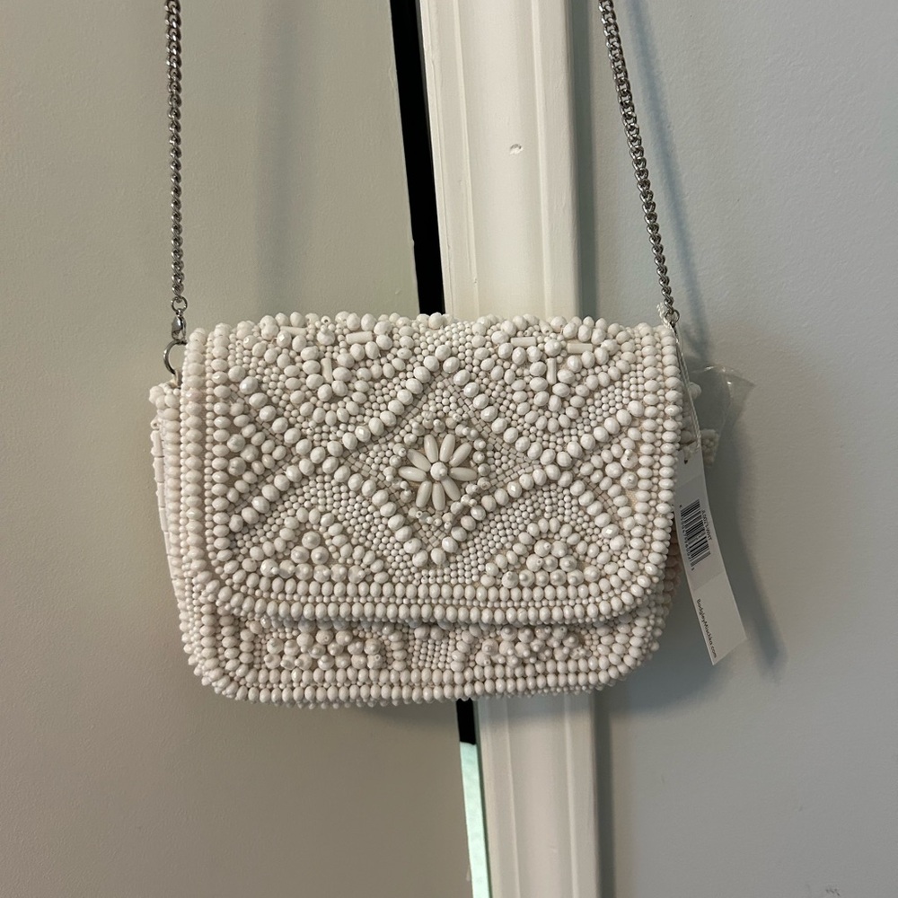 Jewel Badgley Mischka White Crossbody Bag with Intricate Detailing